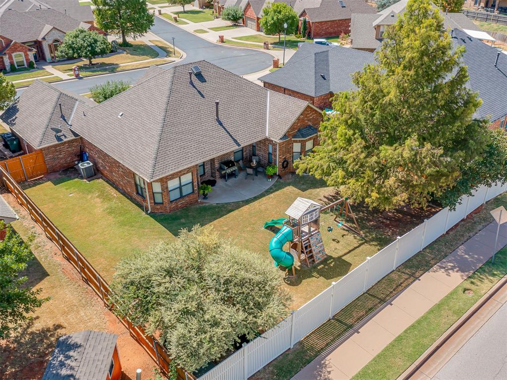 16205 Old Oak Drive Property Photo 44