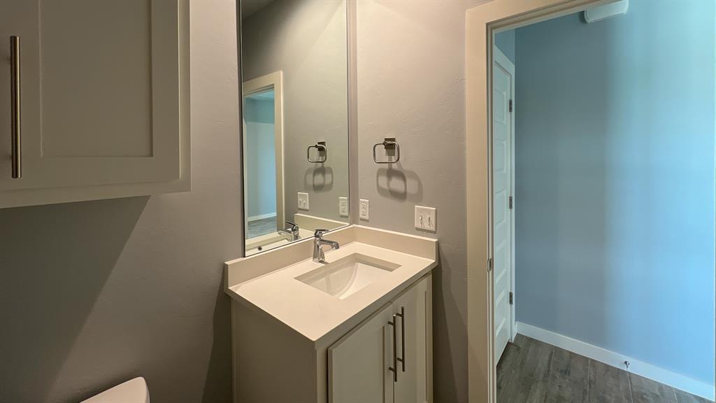 17611 Natalie Court Property Photo 4
