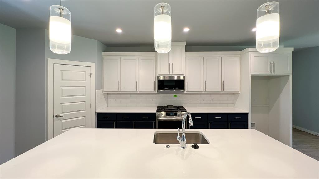 17611 Natalie Court Property Photo 8