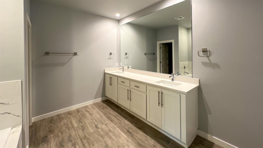 17611 Natalie Court Property Photo 16