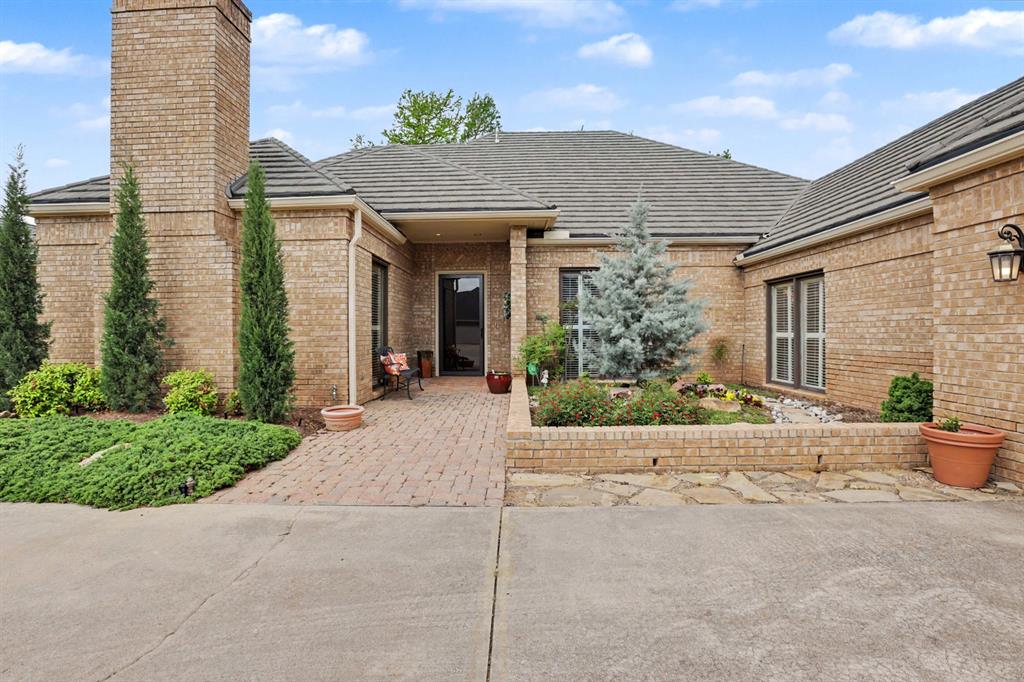 12905 Deerfield Court Property Photo 4