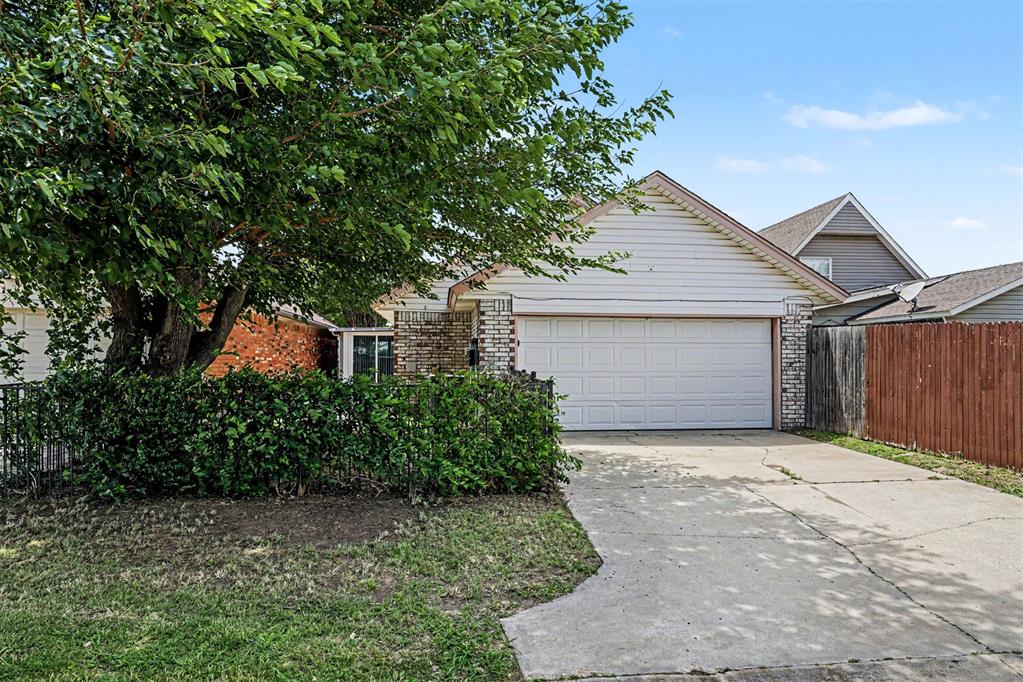 2136 Meench Drive Property Photo 2