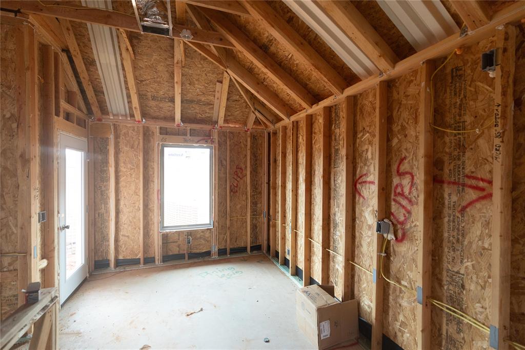 805 Westfall Boulevard Property Photo 4