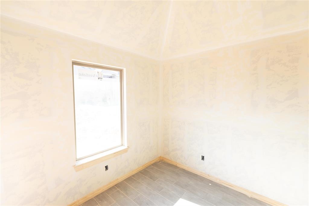 805 Westfall Boulevard Property Photo 6