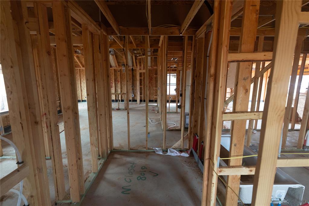 805 Westfall Boulevard Property Photo 10