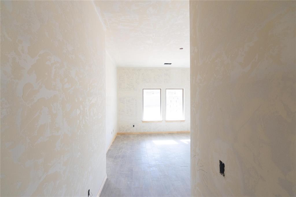 805 Westfall Boulevard Property Photo 10