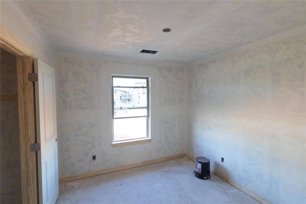 805 Westfall Boulevard Property Photo 12