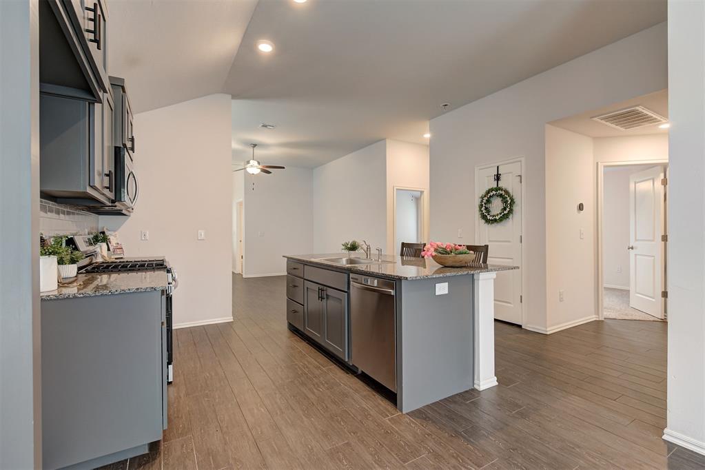 3717 Central Park Drive Property Photo 6