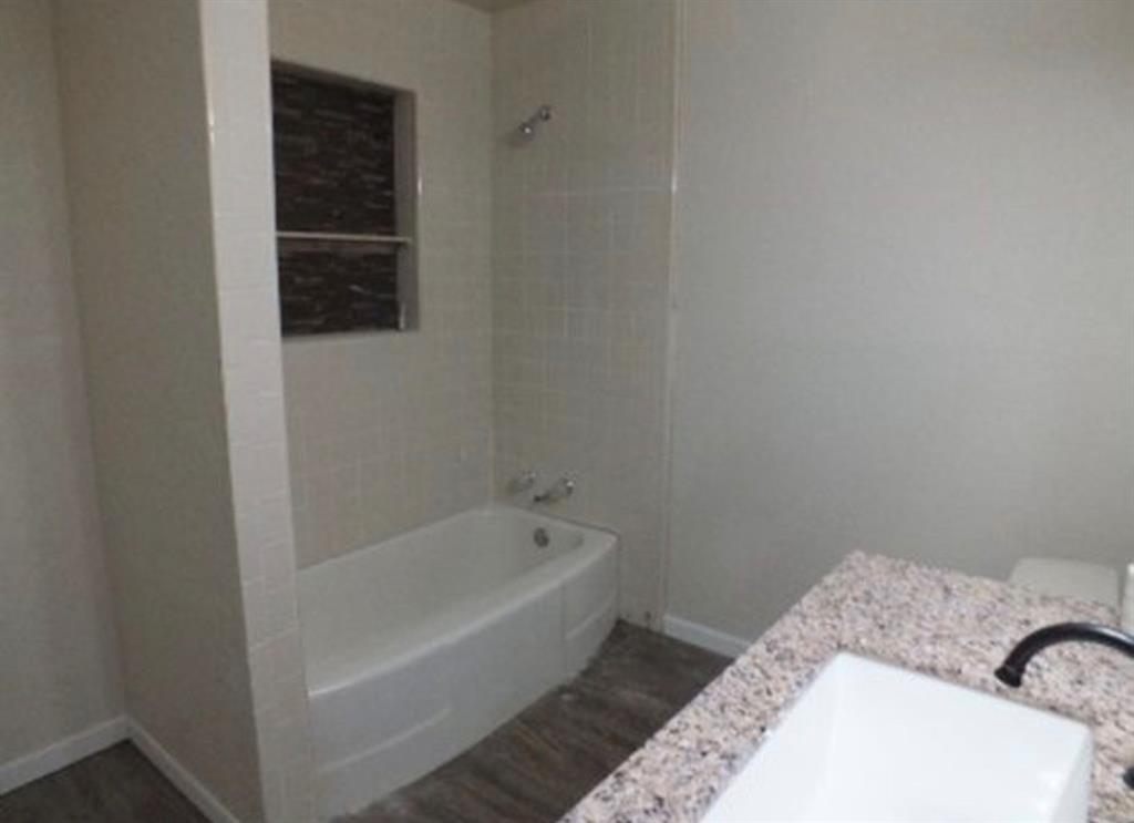 216 N Broadway Avenue Property Photo 5