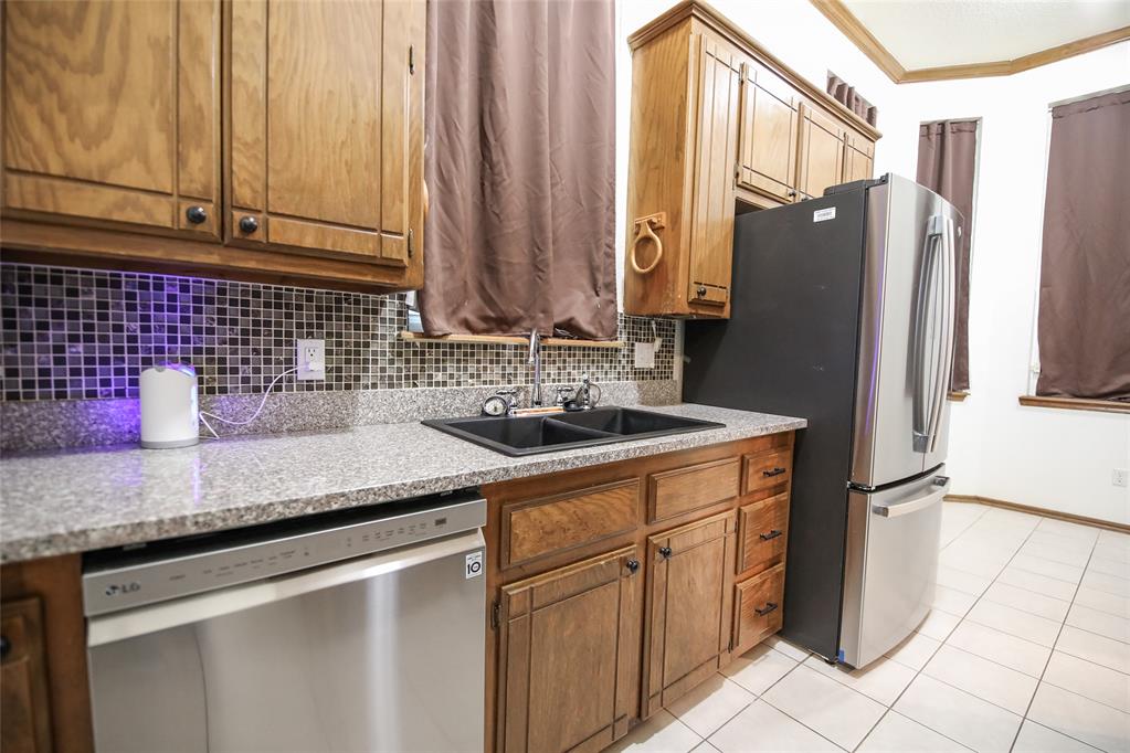 9301 Buttonwood Avenue Property Photo 8