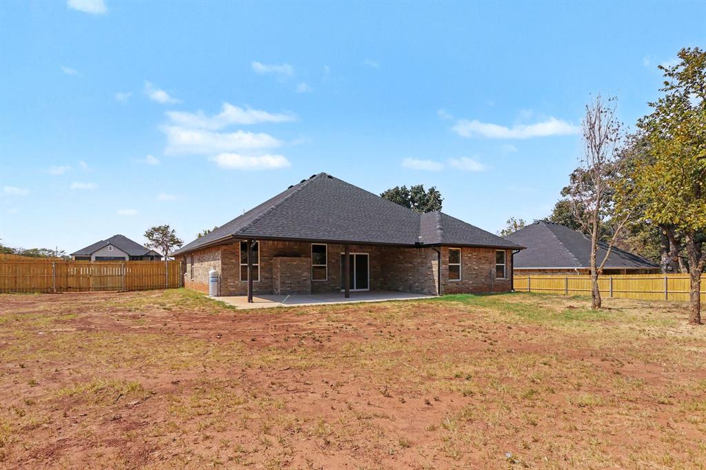 2205 Winter Ridge Road Property Photo 4