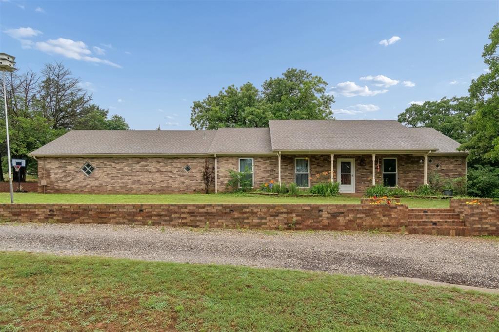 1025 E Triplett Road Property Photo 1