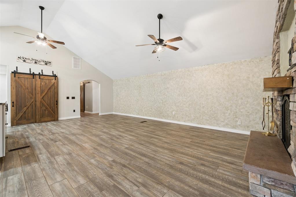 1025 E Triplett Road Property Photo 8