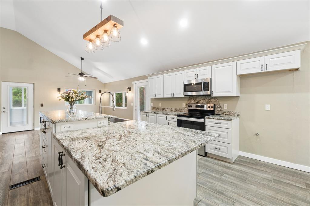 1025 E Triplett Road Property Photo 13