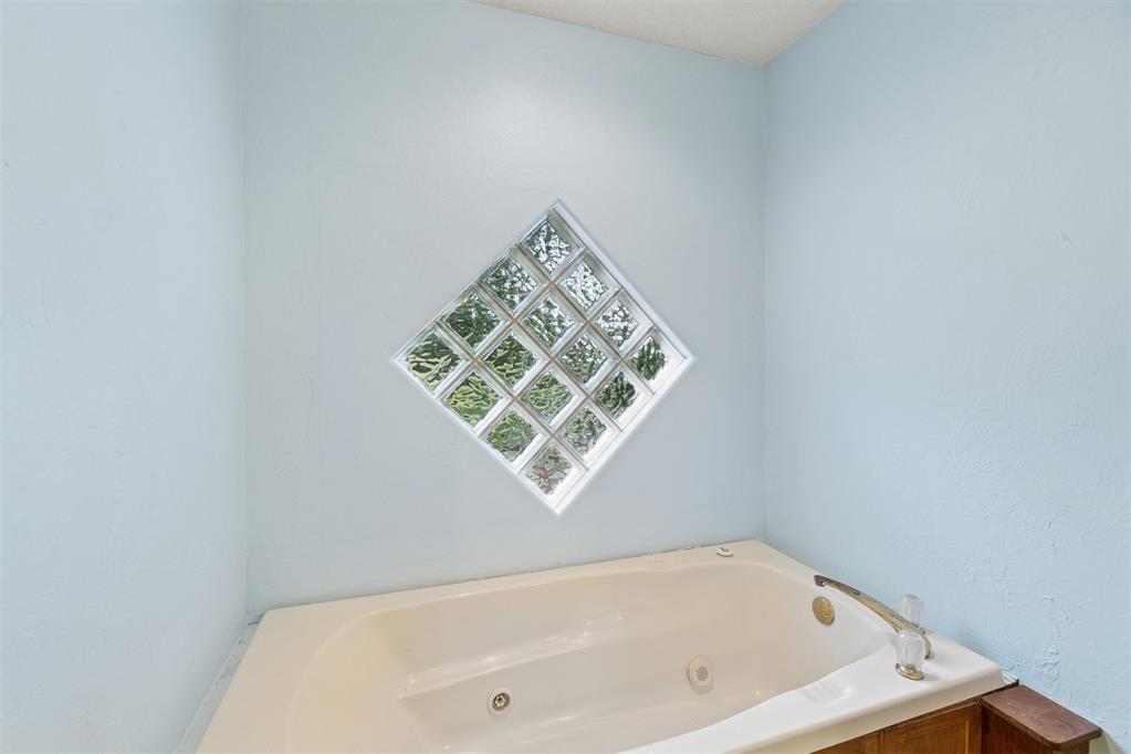 1025 E Triplett Road Property Photo 33