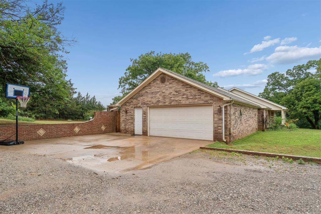 1025 E Triplett Road Property Photo 43