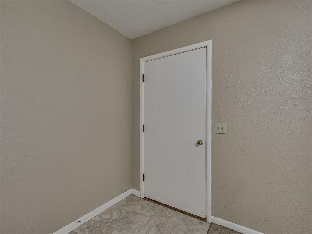 20810 Silver Street Property Photo 6