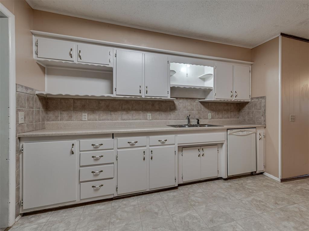20810 Silver Street Property Photo 10