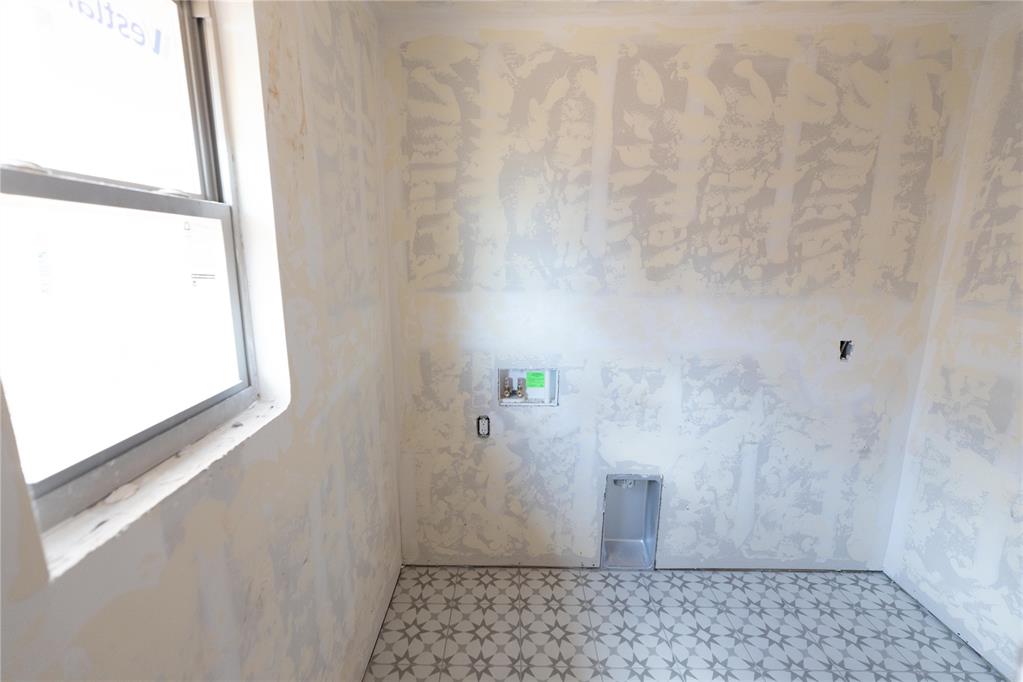 8316 Hazelwood Way Property Photo 16