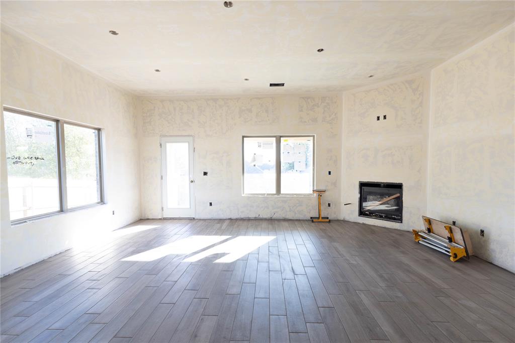 8804 Kate Crossing Property Photo 1