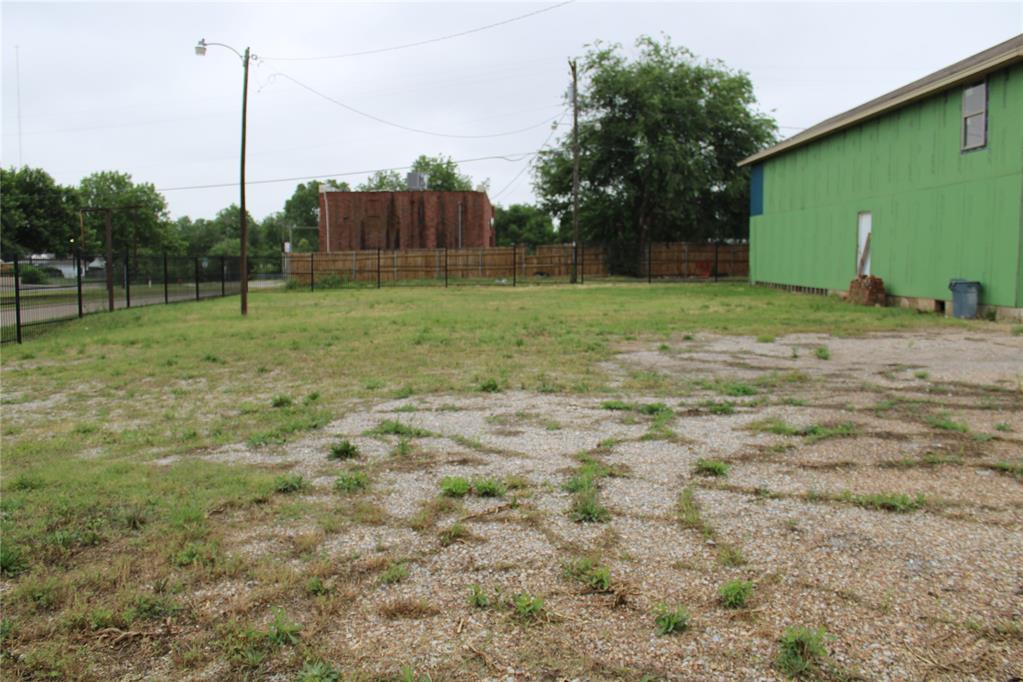4401 S Broadway Avenue Property Photo 4