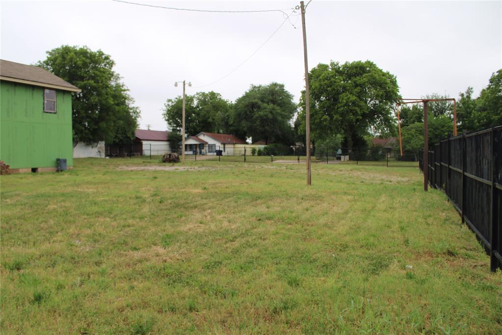 4401 S Broadway Avenue Property Photo 5