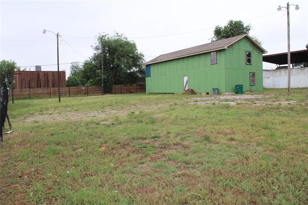4401 S Broadway Avenue Property Photo 6