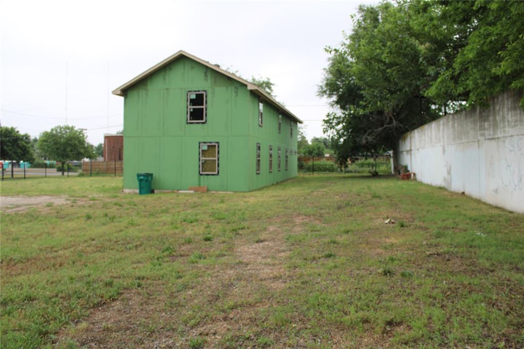 4401 S Broadway Avenue Property Photo 8