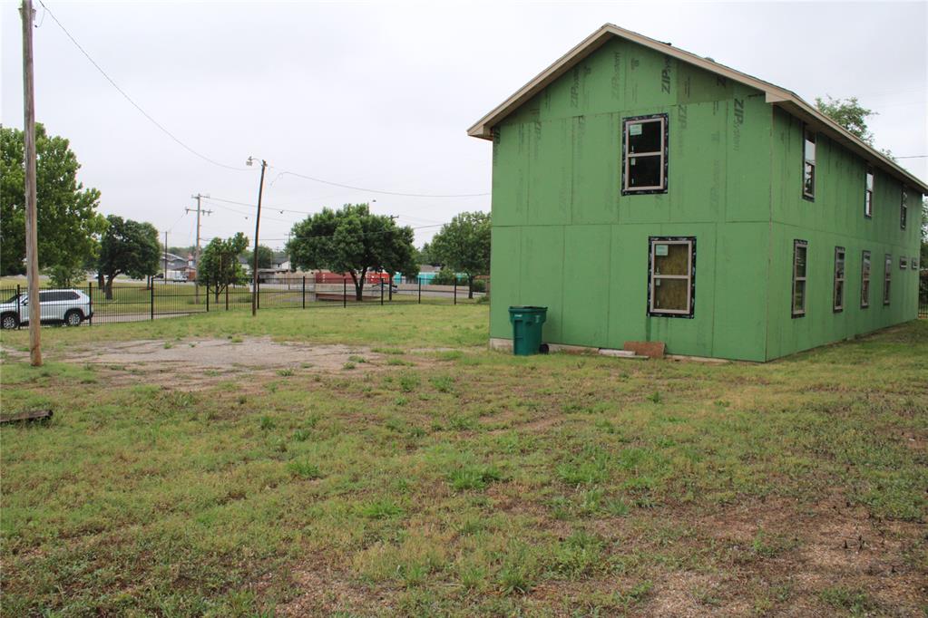 4401 S Broadway Avenue Property Photo 9
