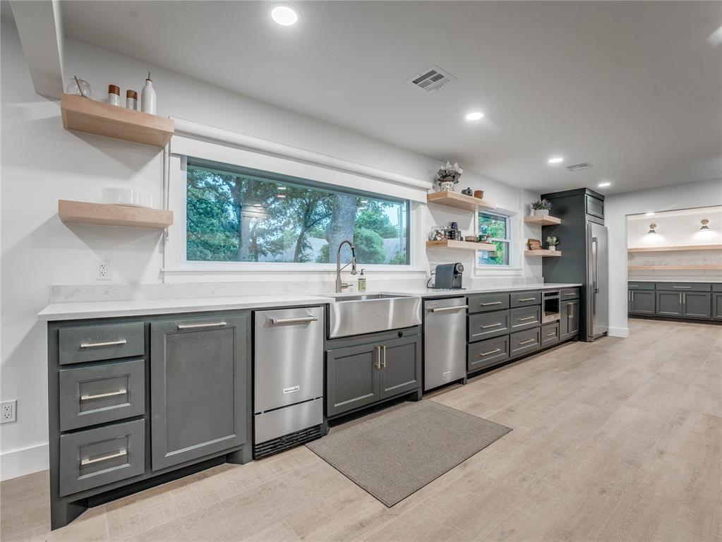 560 N 4395 Property Photo 14