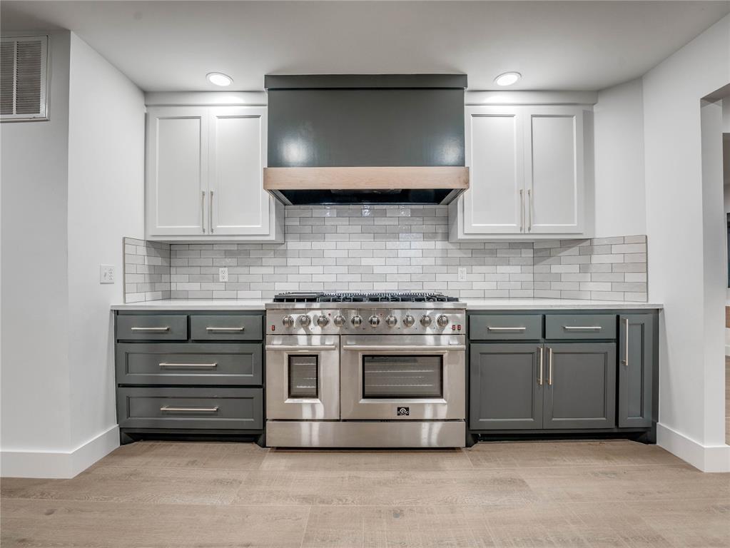 560 N 4395 Property Photo 15