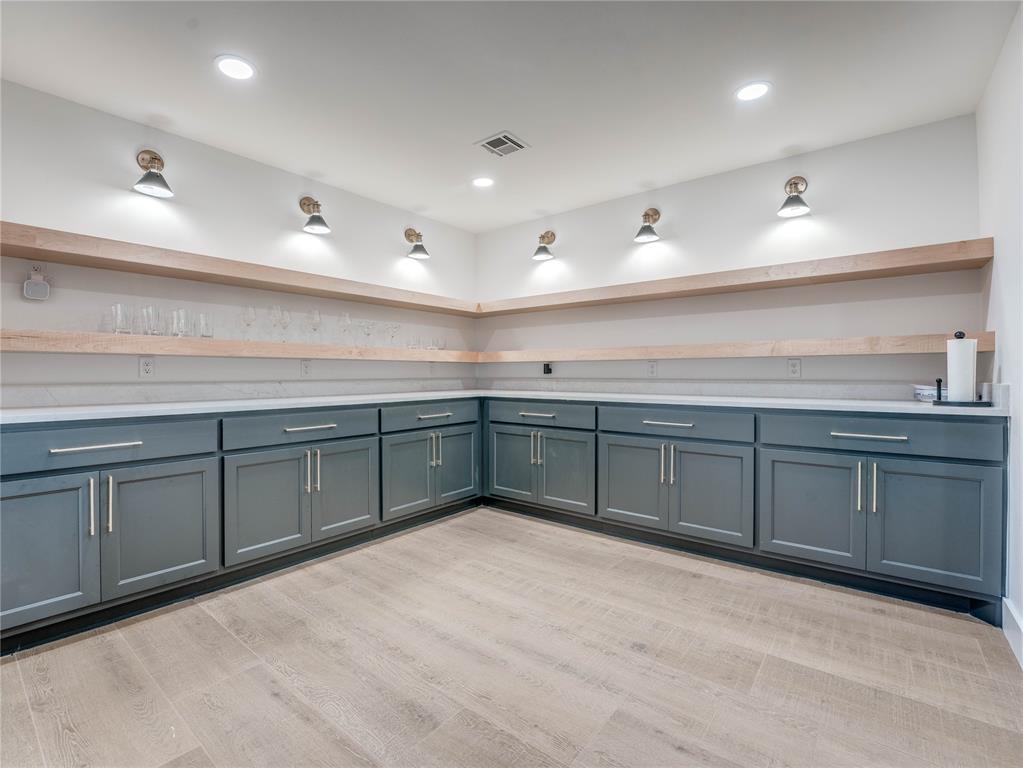 560 N 4395 Property Photo 23