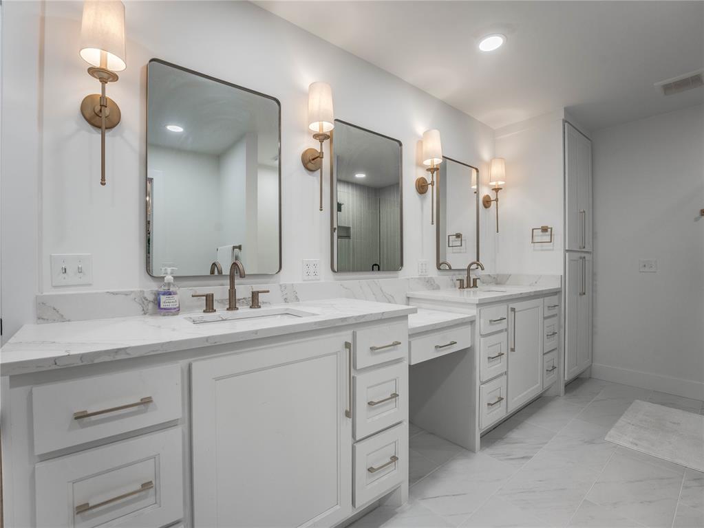 560 N 4395 Property Photo 31