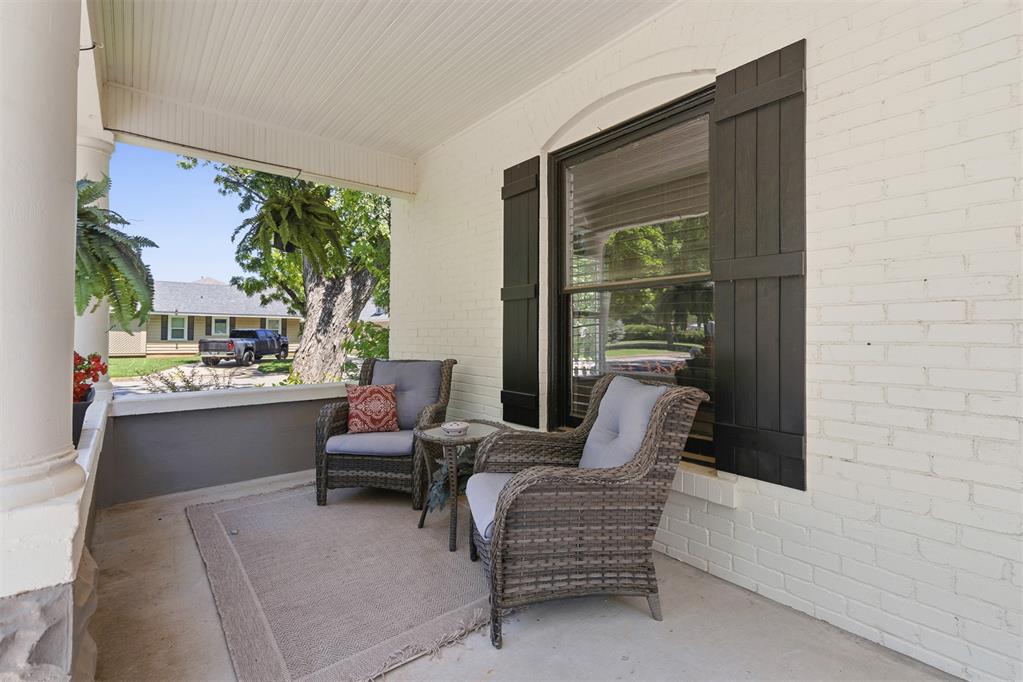 628 N Walnut Street Property Photo 4