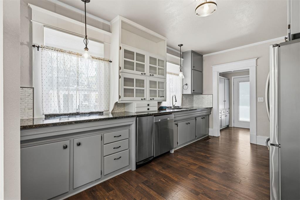 628 N Walnut Street Property Photo 16
