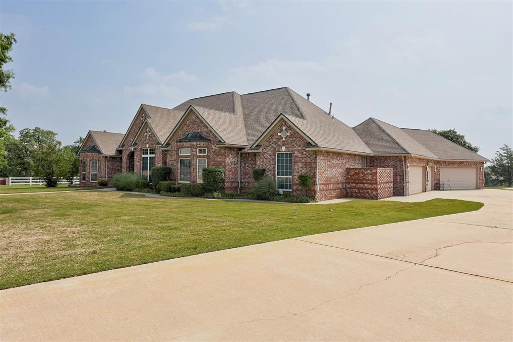 68 Stonegate Drive Property Photo 2