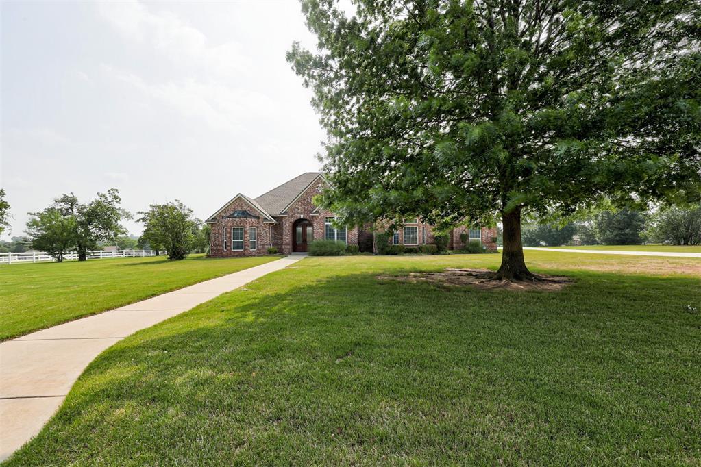 68 Stonegate Drive Property Photo 6