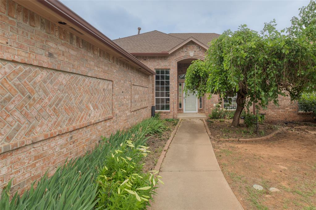 19825 Corral Place Property Photo 3