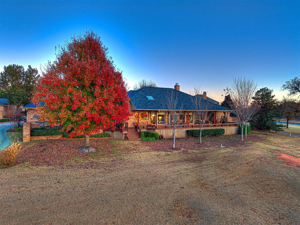 650 E Oak Place Property Photo 4