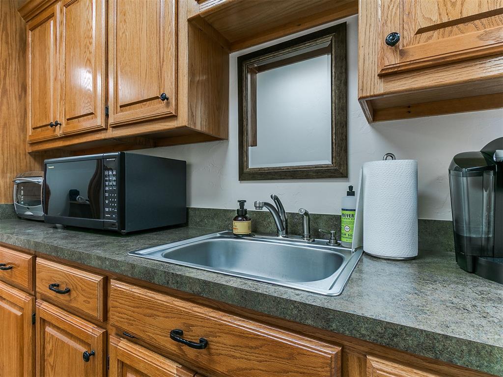2332 N Interstate Drive Property Photo 17