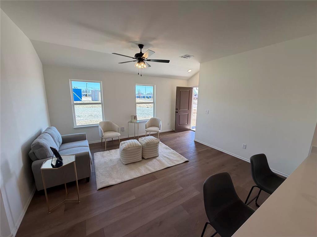 304 Liam Drive Property Photo 2