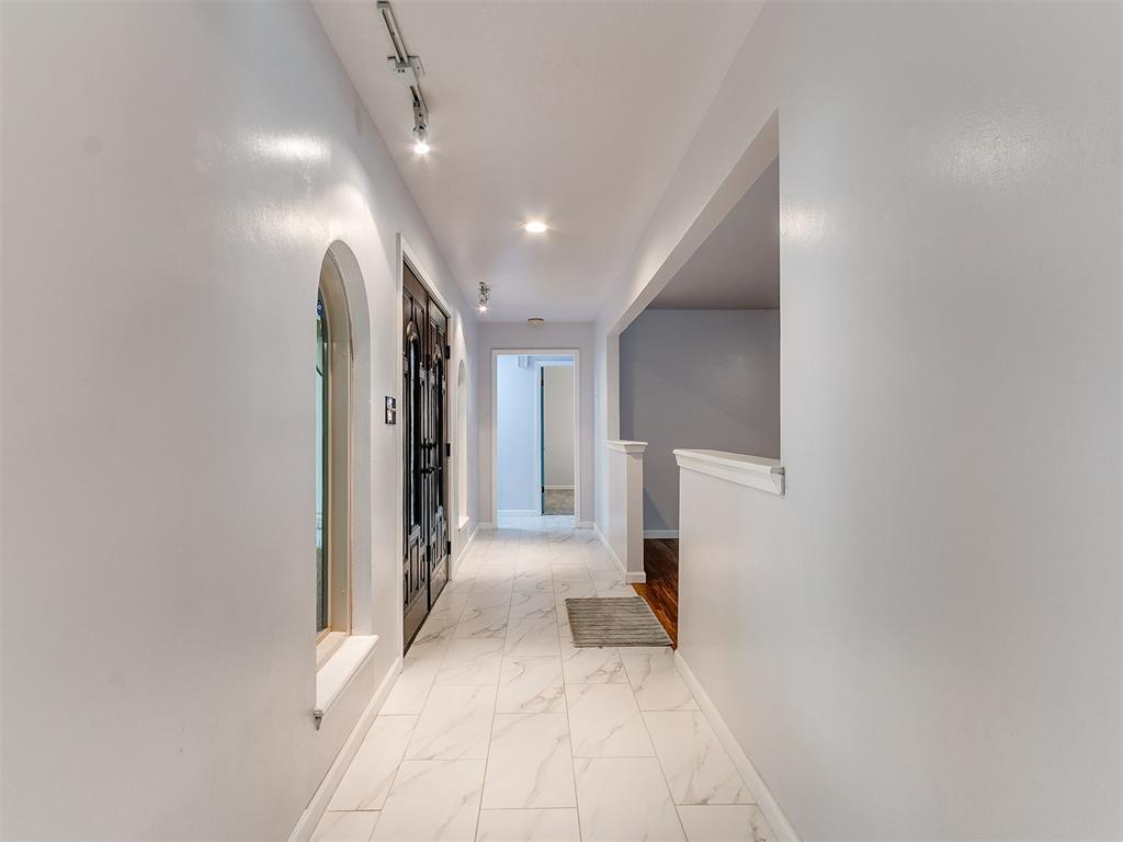 4812 Nw 74th Street Property Photo 5