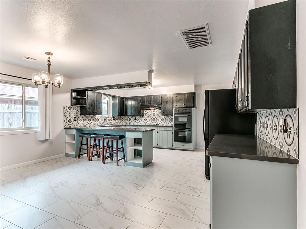 4812 Nw 74th Street Property Photo 8