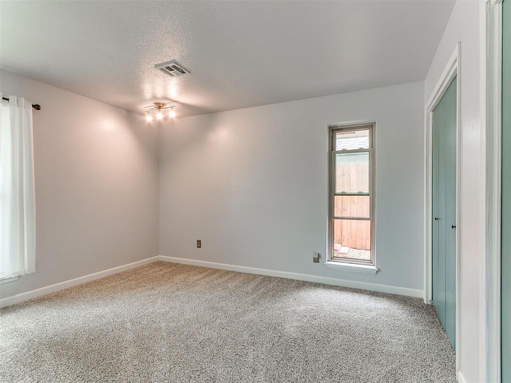4812 Nw 74th Street Property Photo 15