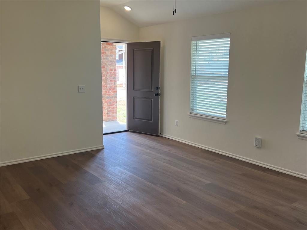 306 Liam Drive Property Photo 2