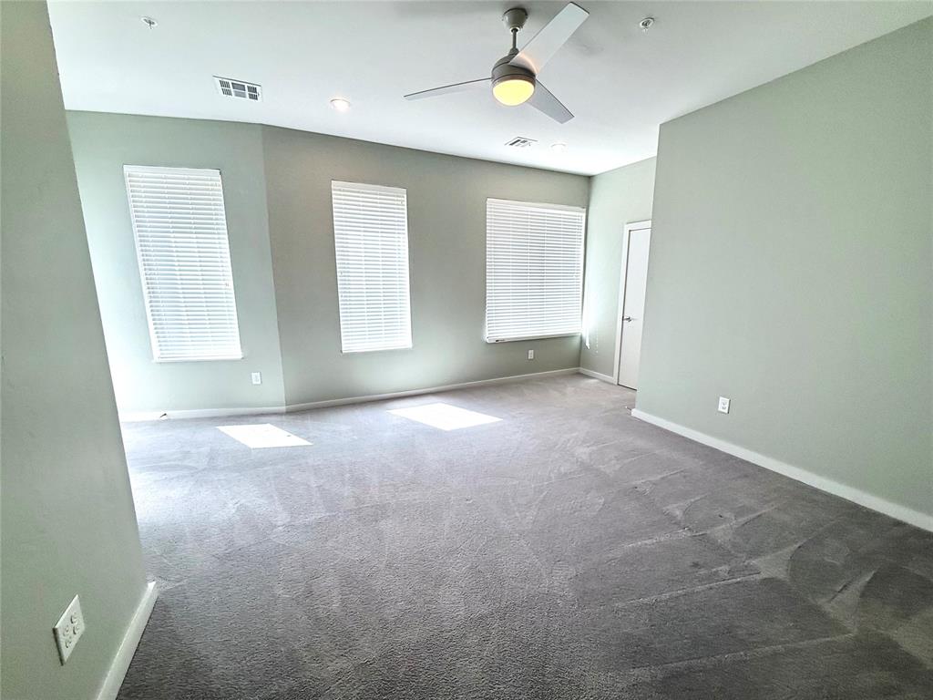 627 Couch Drive S 13 Property Photo 15