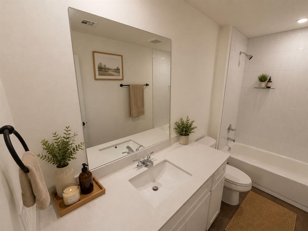 301 Aaran Way Property Photo 7