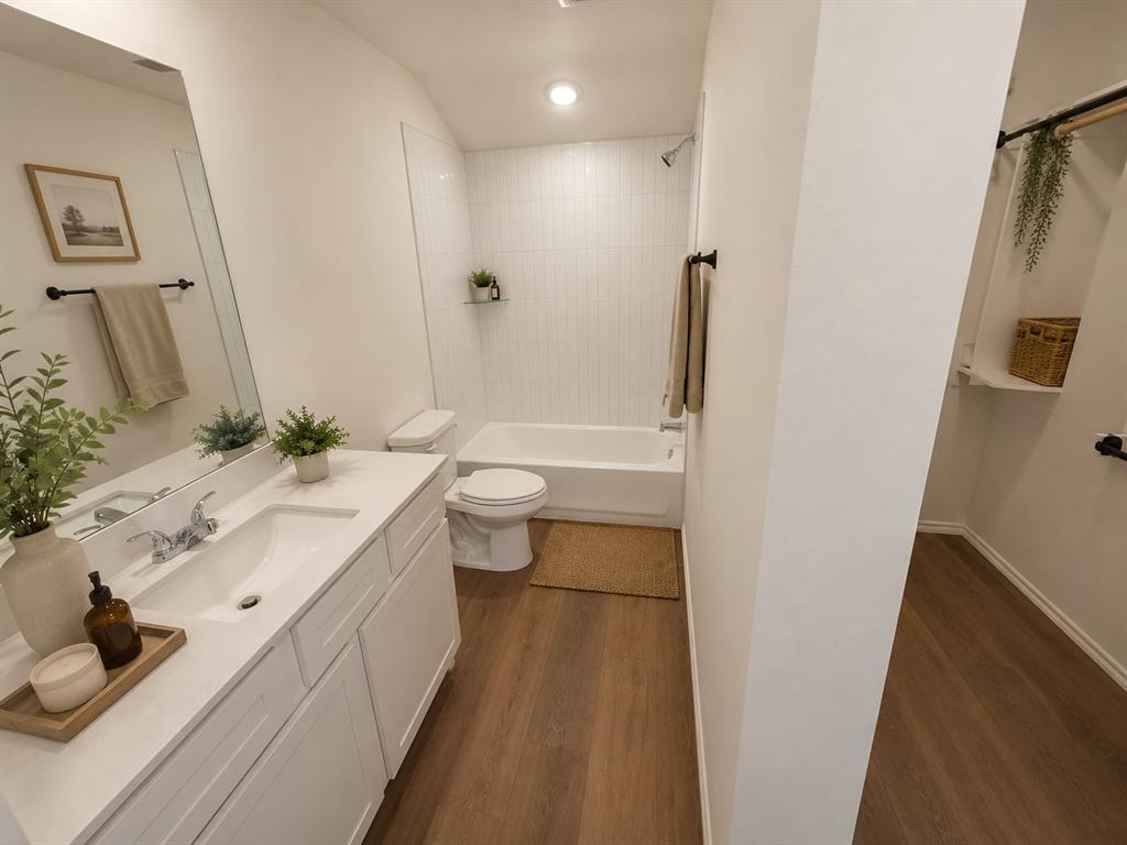 301 Aaran Way Property Photo 8