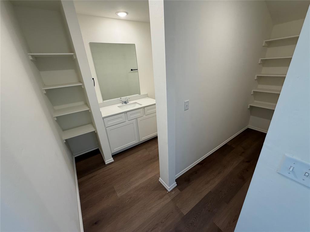 301 Aaran Way Property Photo 38