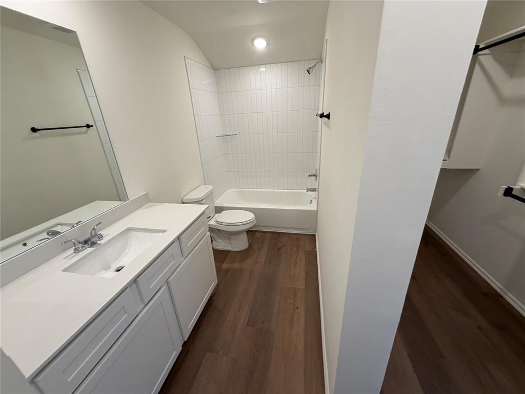 301 Aaran Way Property Photo 39